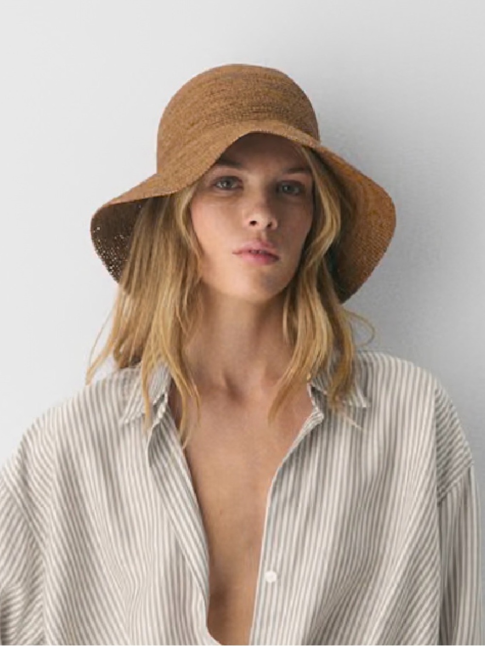 Aritzia Sunbeam Raffia Short-Brim Hat